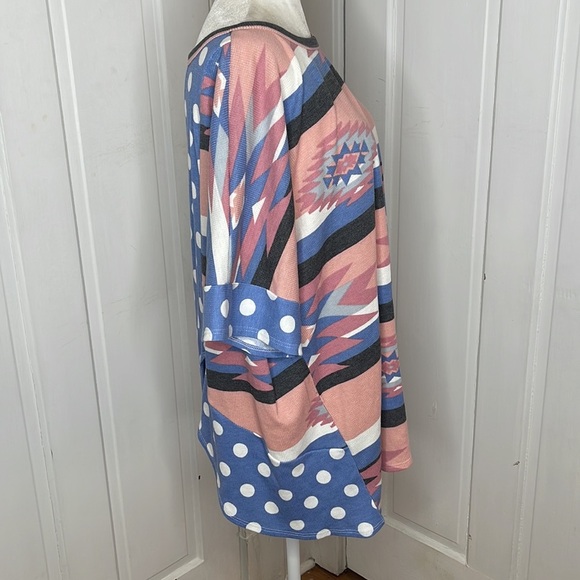ODDY•Aztec Print Top - Picture 3 of 6